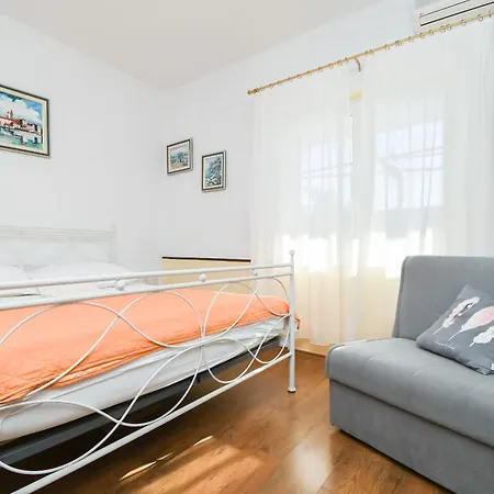 Zeljko Apartament Seget Vranjica